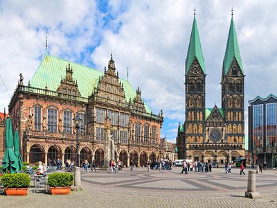 Panoramic view of the Bremen Market Square with City - Urheber @Mikhail Markovskiy